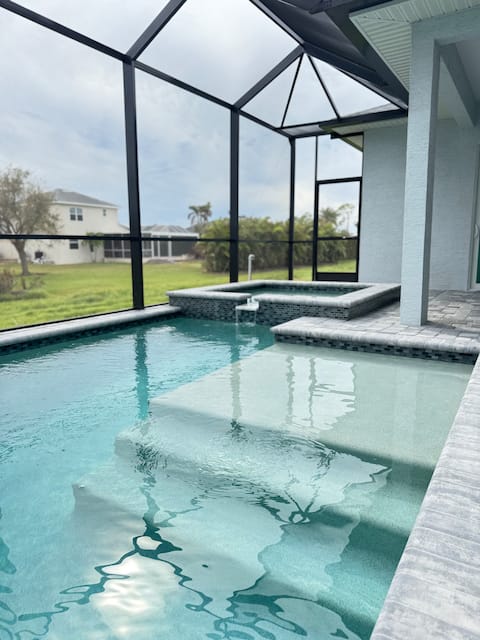 Spacious 4BR/3BA Escape w/Heated Pool & Hot Tub