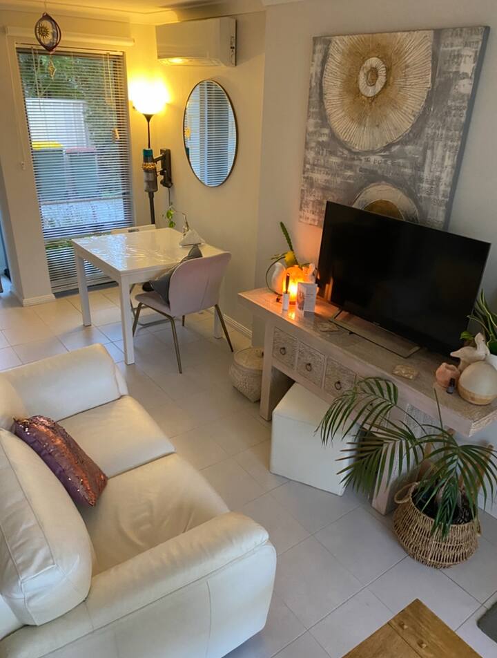 Lil' Lux, Ensuite, A/c, Heater, Wifi, Smart Tv. - キングスリー