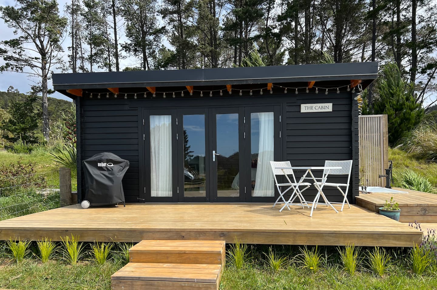 The Cabin - Beautiful Views From The Outside Bath. 1