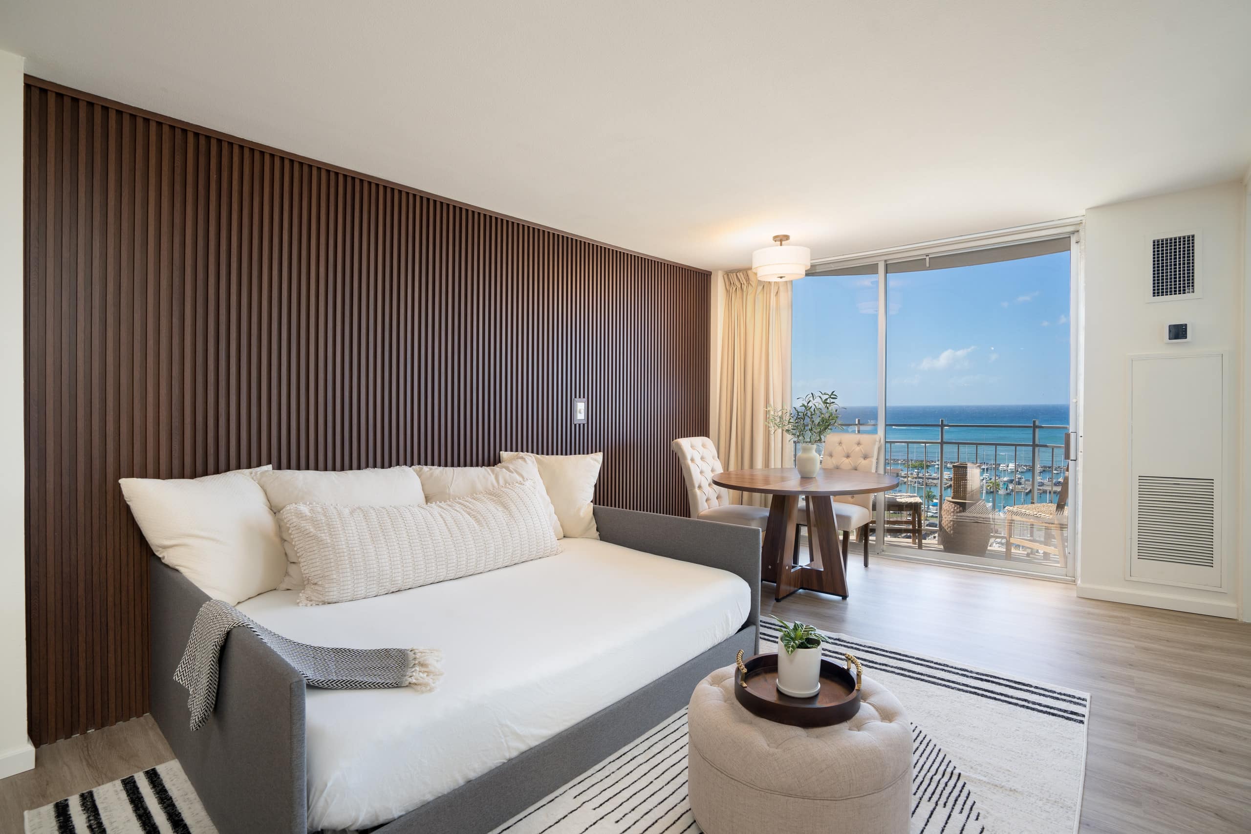 Low-Toxic | Oceanfront Getaway | Free Parking - Image 2