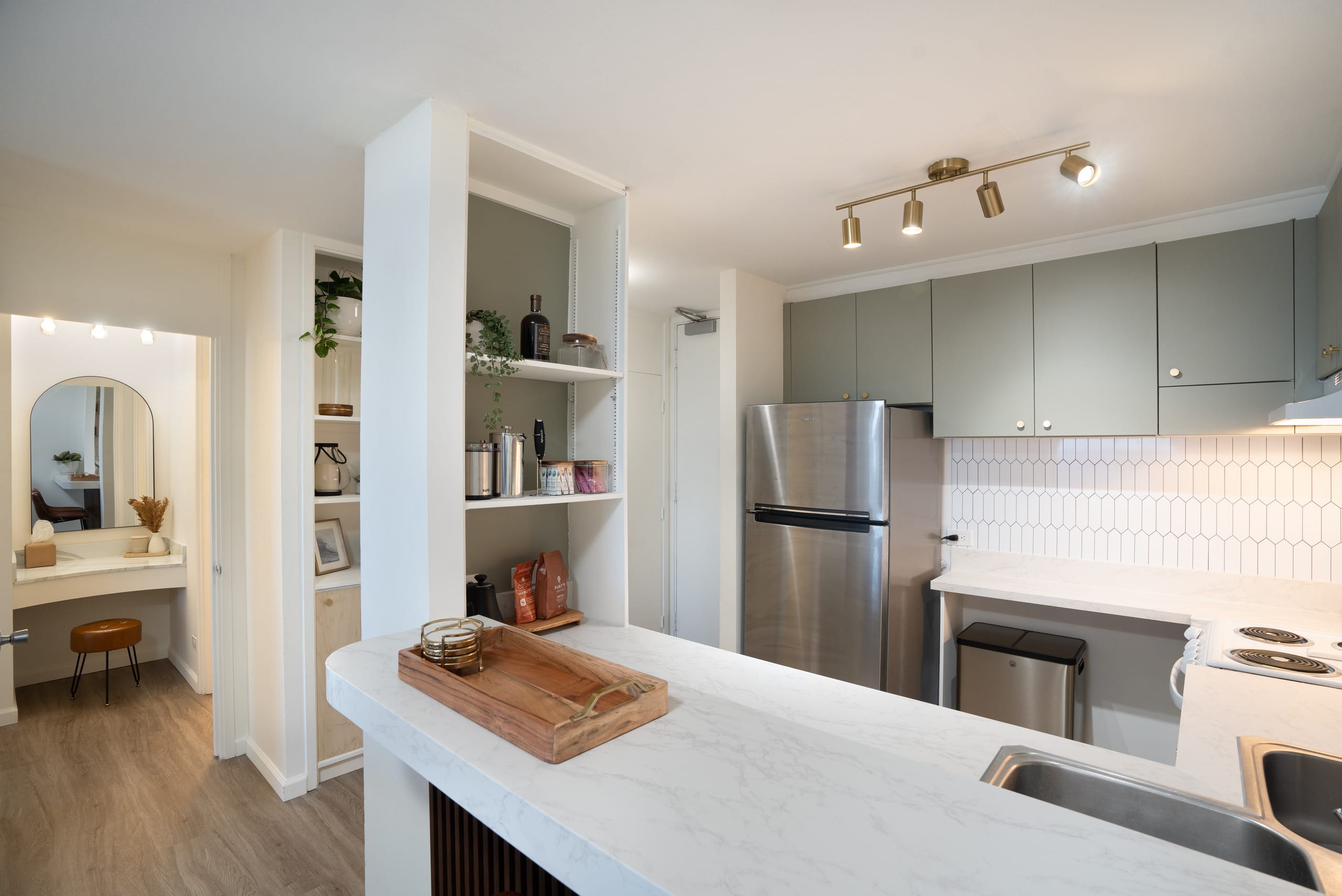 Low-Toxic | Oceanfront Getaway | Free Parking - Image 16