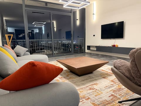 Luxury stay and city view-3A