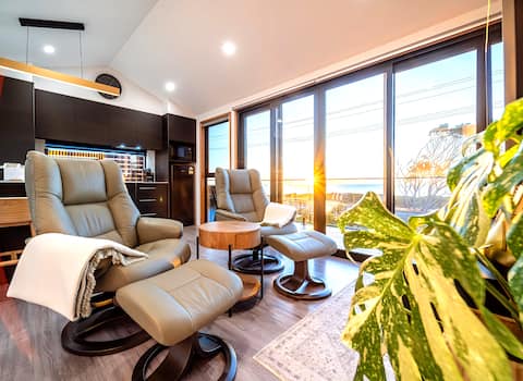 Popular Airbnb listing: Ocean Breeze Homestays _Tiny Home Number 2 in Bicheno