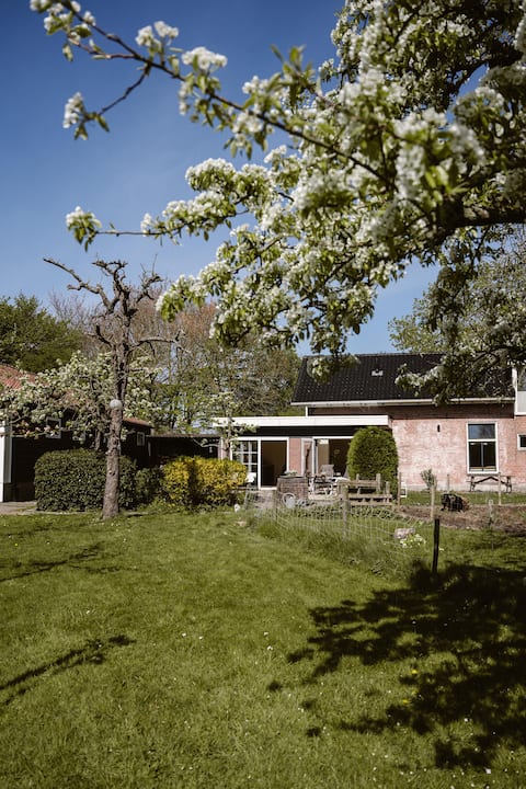 't Buitenverblijf (free parking)