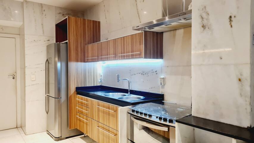 Luxury Triplex with Pool gallery image 5