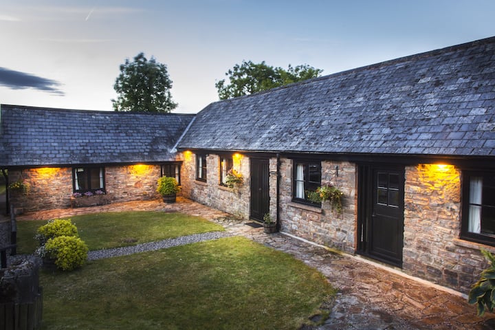 The Long Barn, Nr Huntsham - Devon