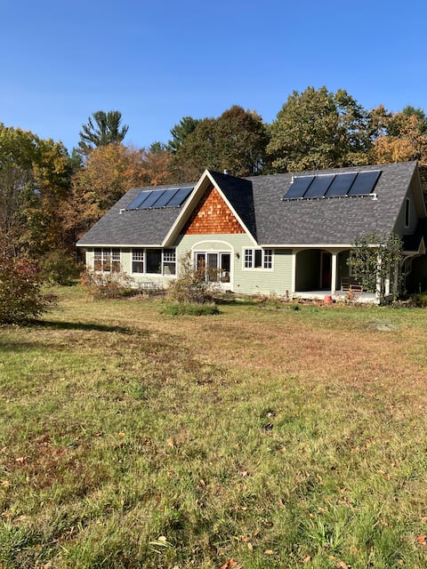 Bright, spacious country home