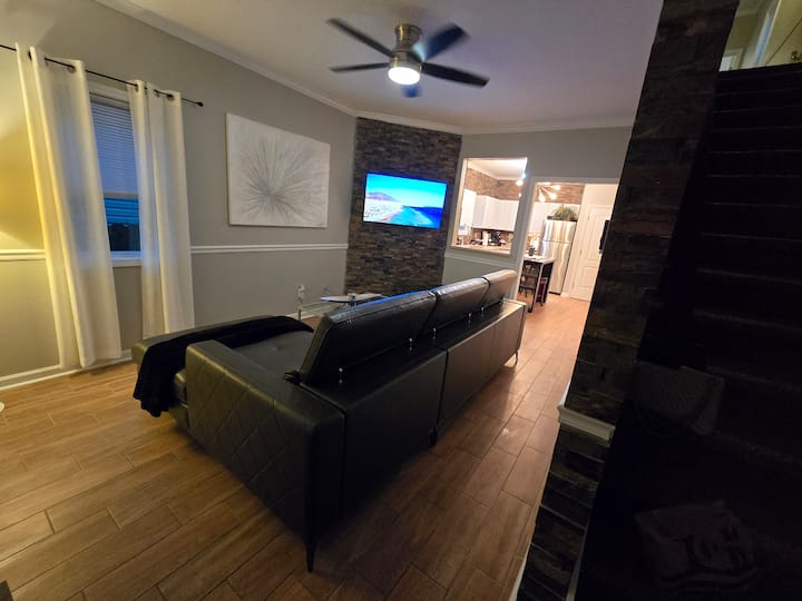 Home In Atlanta - Atlanta, GA
