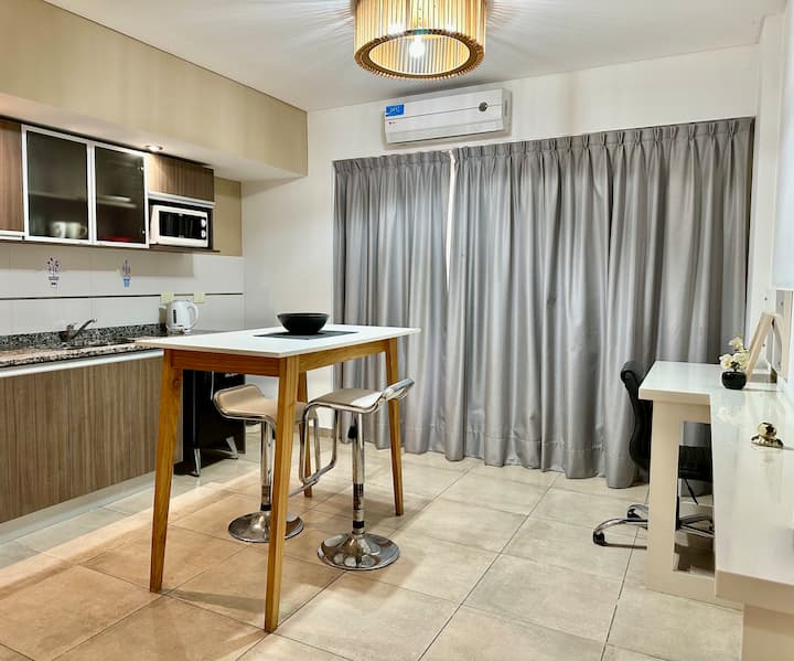 Kitnet nova com varanda em Palermo Hollywood