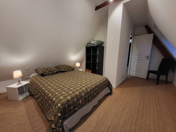 ಮಲಗುವ ಕೋಣೆ 4 : 1 ಬೆಡ್ 140