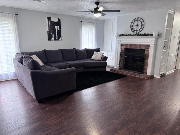 A Home Away From Home W High Speed Internet / Wifi - Montgomery, AL
