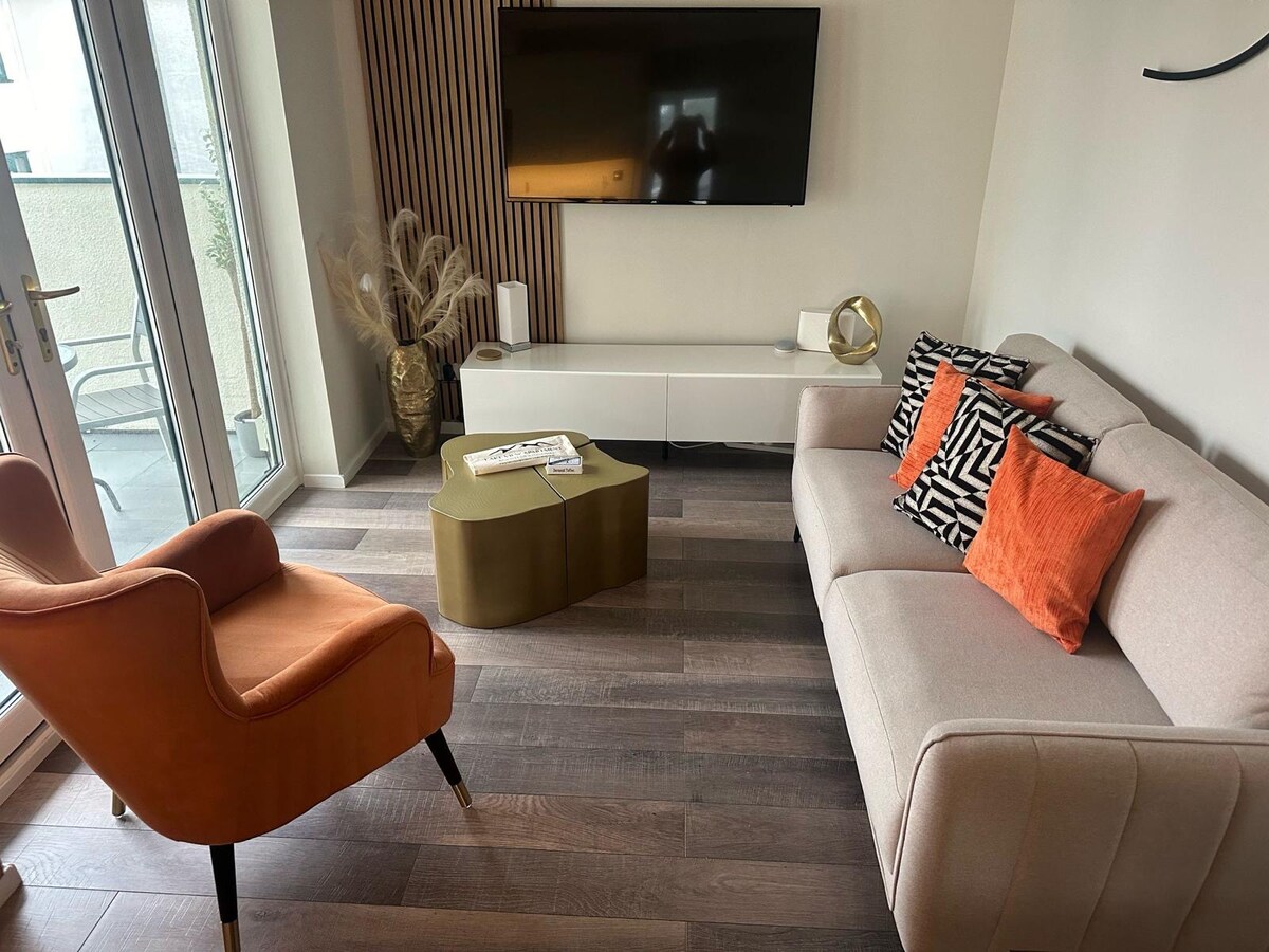 Top performing Airbnb: Lake View Apartment Modern,stylish,4 beds, balcony in Windermere And Bowness