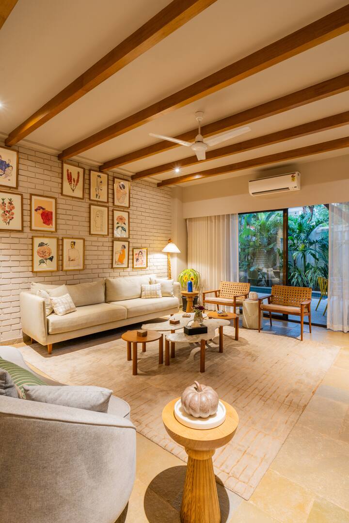 Living room 1 image 2