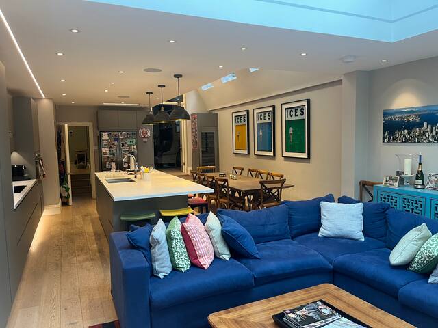 Family home in Wandsworth gallery image 3