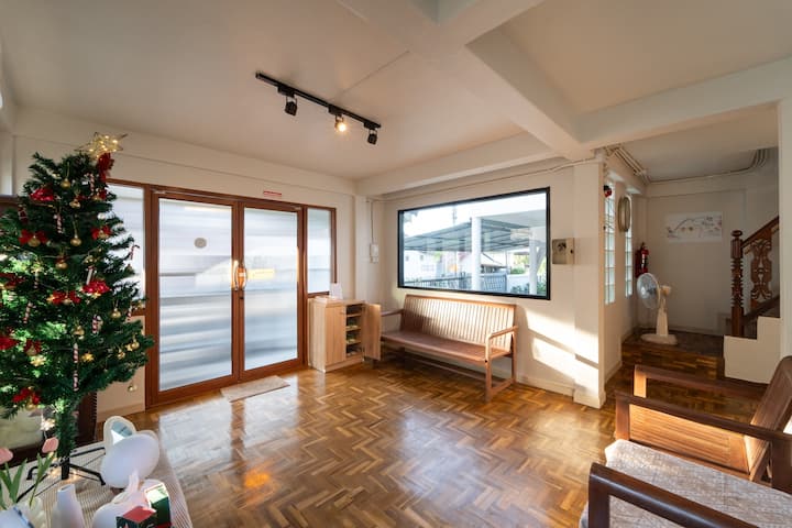 Cozy 4br Pool Villa 360 Sq.m. At Chiang Mai City - Chiang Mai