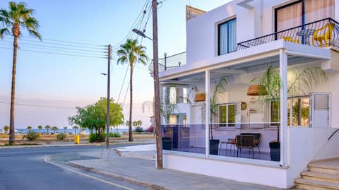 Fat Cow Beach Apartment