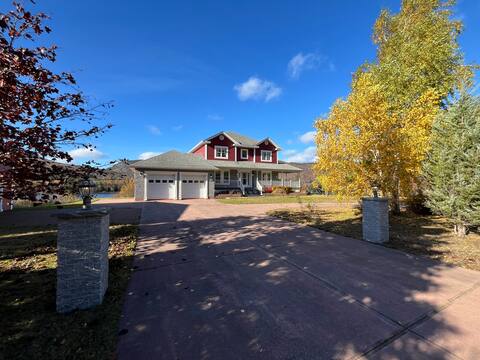 Humber River Retreat - with King Suite