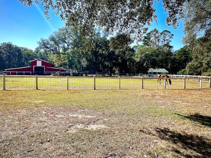 Rusty Acres Farm Horseview House - Farm stays for Rent in Baker ...