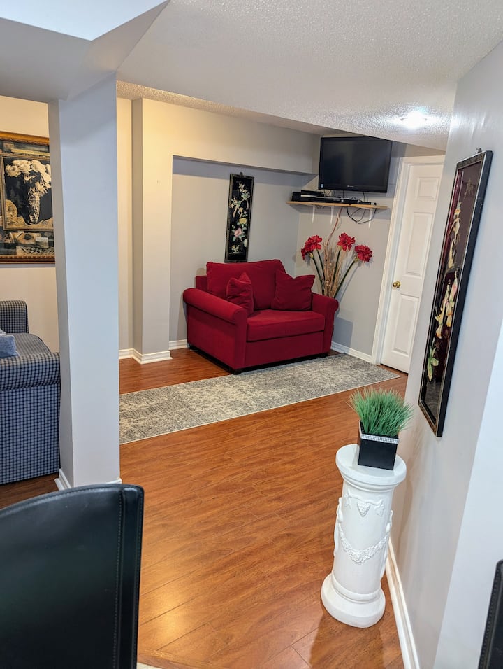 Iris Lynn Place - 2br Bsmt Apartment - Milton, Canadá