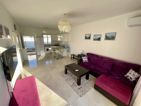 Apartment with a rooftop terrace, 60m to the sea