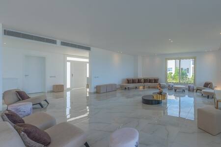 Royal Villa on the beach