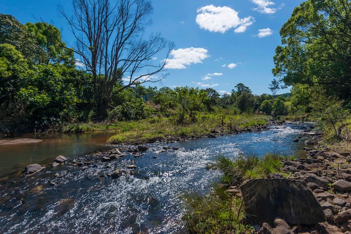 Lumeah by the Creek – HIRE ALL! gallery image 3