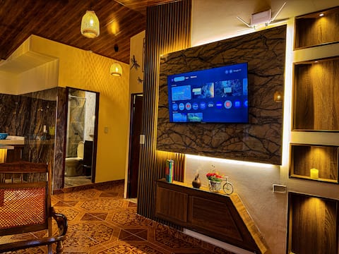 Top performing Airbnb: Romantic Getaway with Jacuzzi in El Colegio