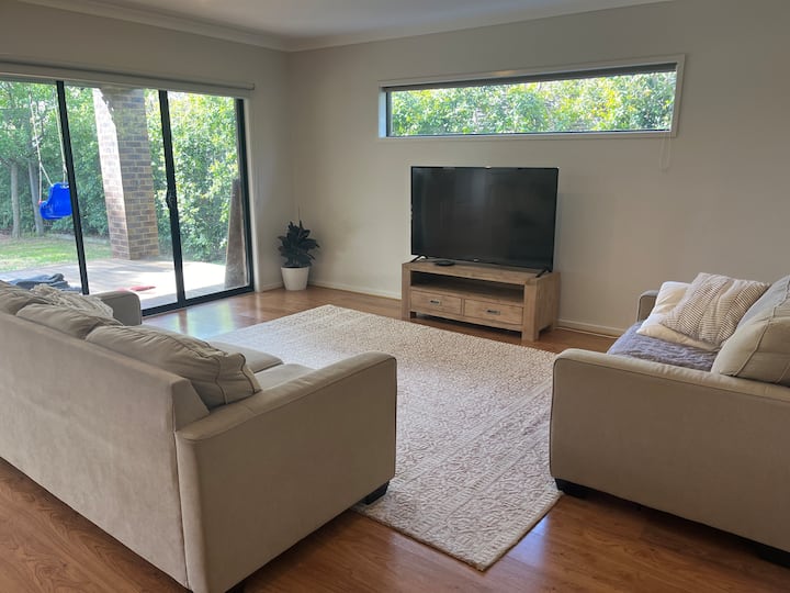 Leafy Family Home - Bendigo