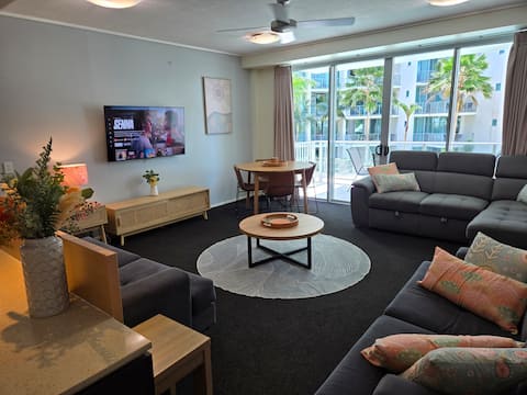 Popular Airbnb listing: Cairns Reefside Retreats - 1 BR Private Apartment in Cairns City