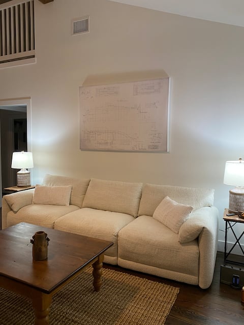 Top Airbnb: Waterfront Wares Creek Cottage with dock access in Bradenton