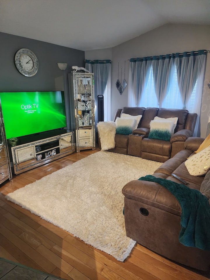 Pinnacle Escapes - Grande Prairie