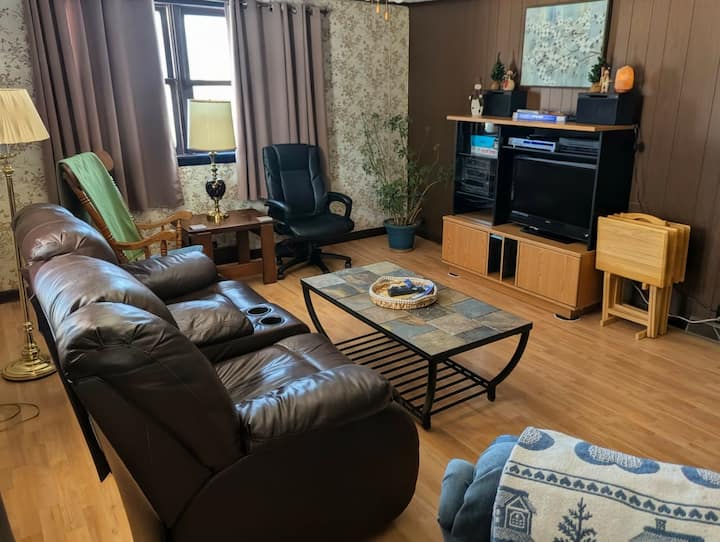 Farmhouse For Snowmobiling, Atv, Or Hunting Trips - Grand Falls
