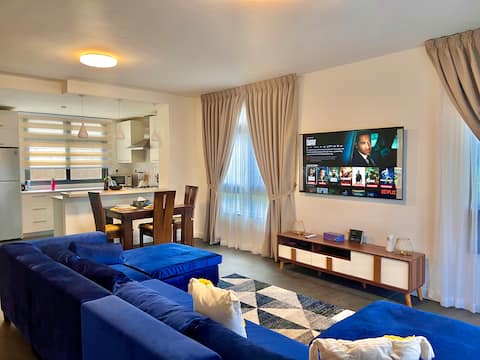 2br Townhome | Fast WiFi + Pool & Generator