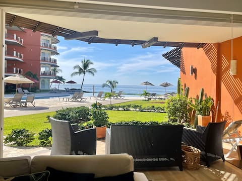 Ocean & pool are steps from the lanai