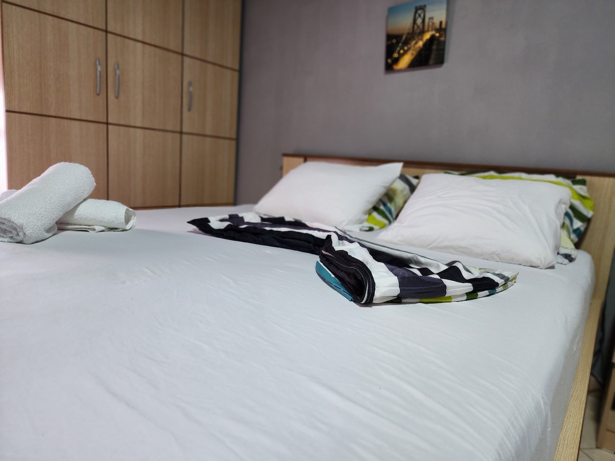 Listing 1276945004017426045