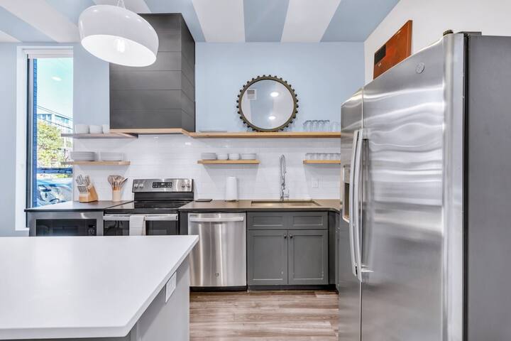 New Music Row Manor w/12 Beds! 7 Mins to Broadway gallery image 4