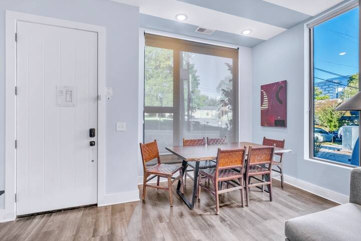 New Music Row Manor w/12 Beds! 7 Mins to Broadway gallery image 5