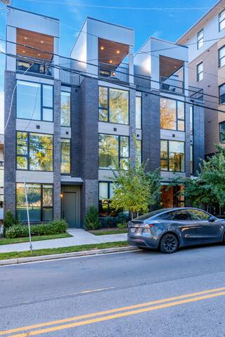 New Music Row Manor w/12 Beds! 7 Mins to Broadway gallery image 3