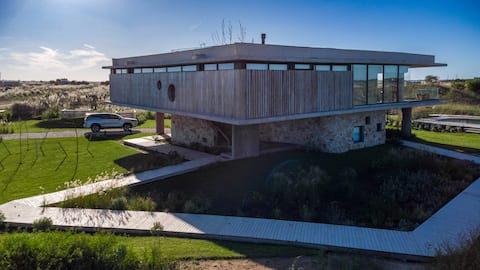 Luxury house between the countryside and the sea.
Mar de las Pampas