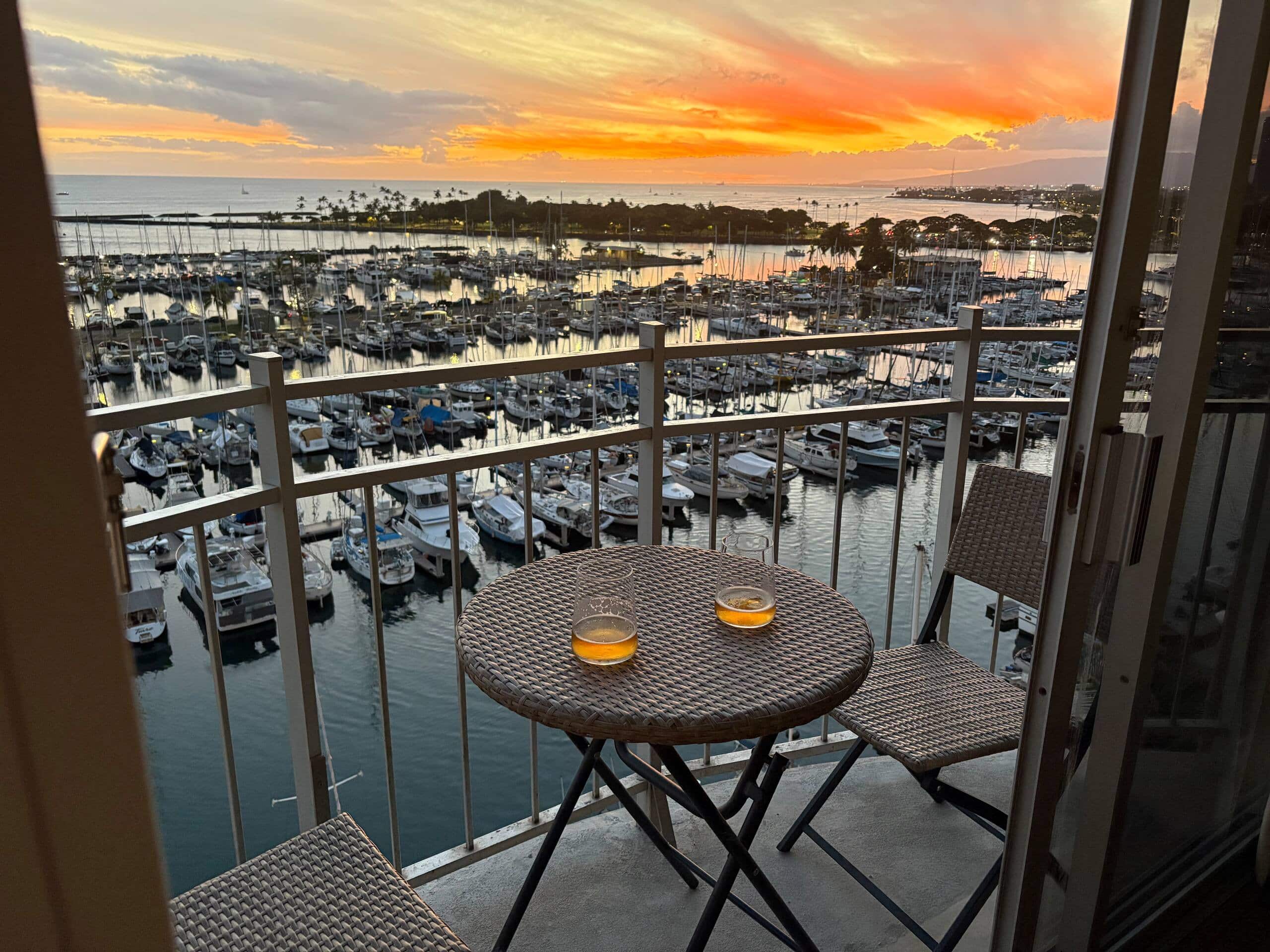 Condo in Honolulu · ★4.84 · 1 bedroom · 2 beds · 1 private bath - Image 20