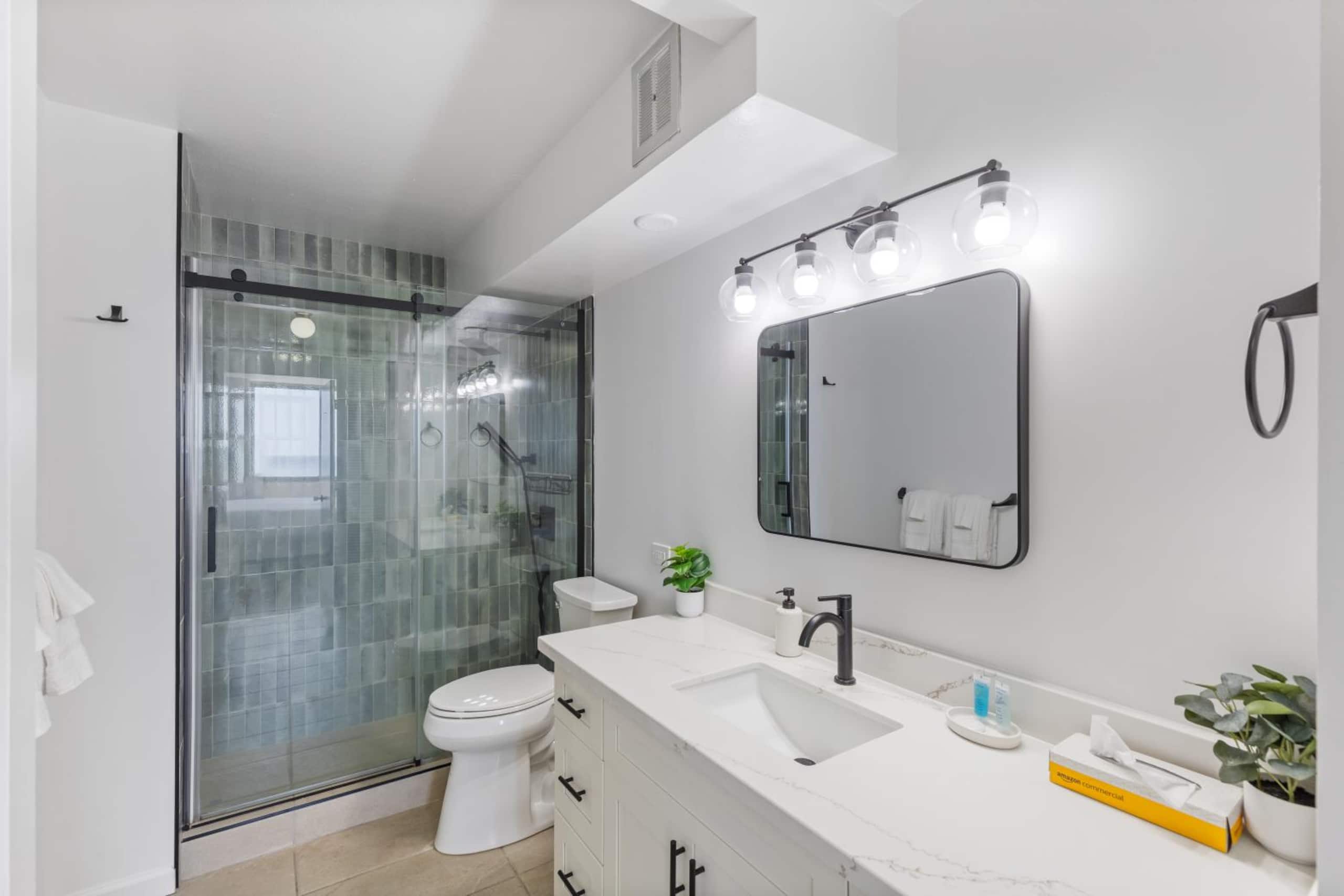 Condo in Honolulu · ★4.84 · 1 bedroom · 2 beds · 1 private bath - Image 17