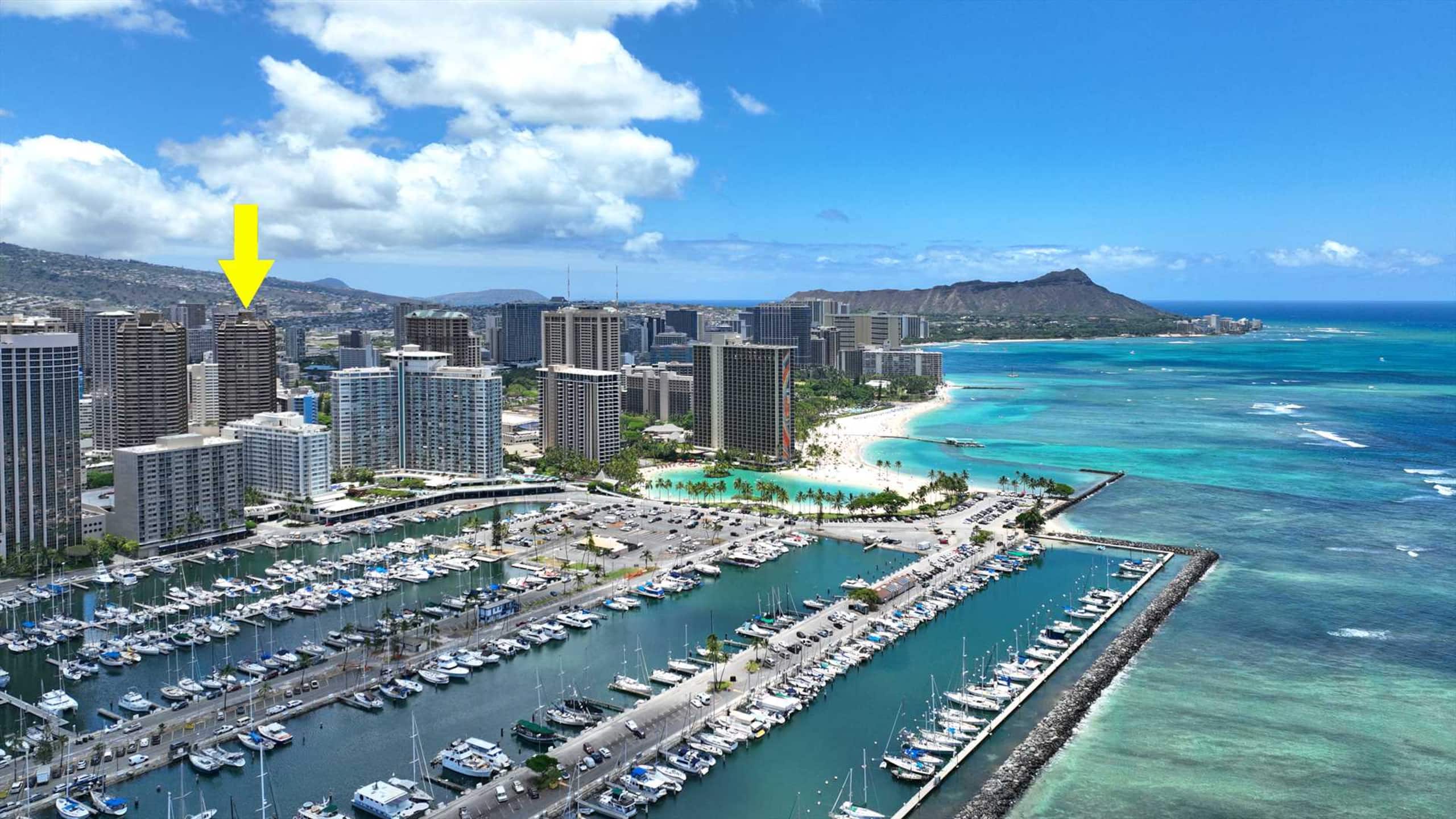 Condo in Honolulu · ★4.84 · 1 bedroom · 2 beds · 1 private bath - Image 38
