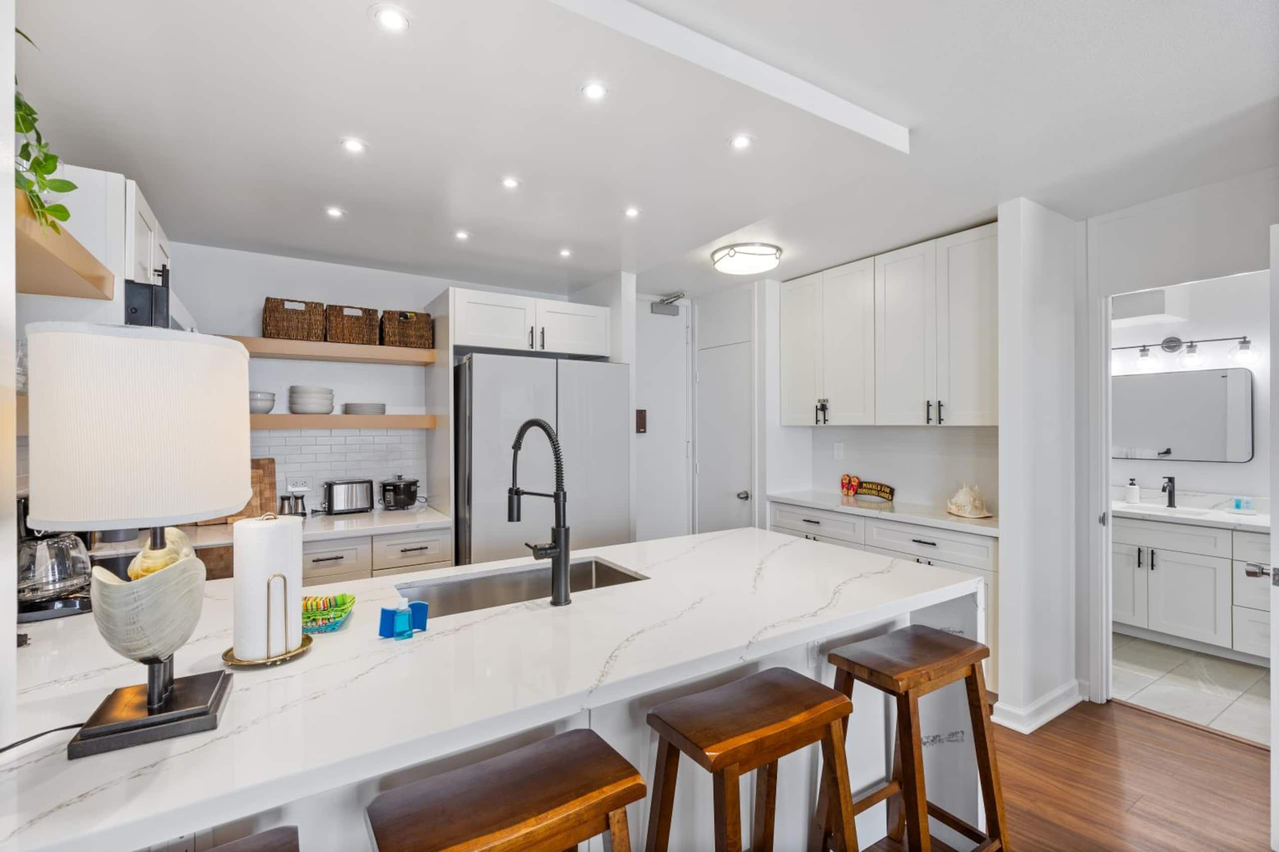 Condo in Honolulu · ★4.84 · 1 bedroom · 2 beds · 1 private bath - Image 9