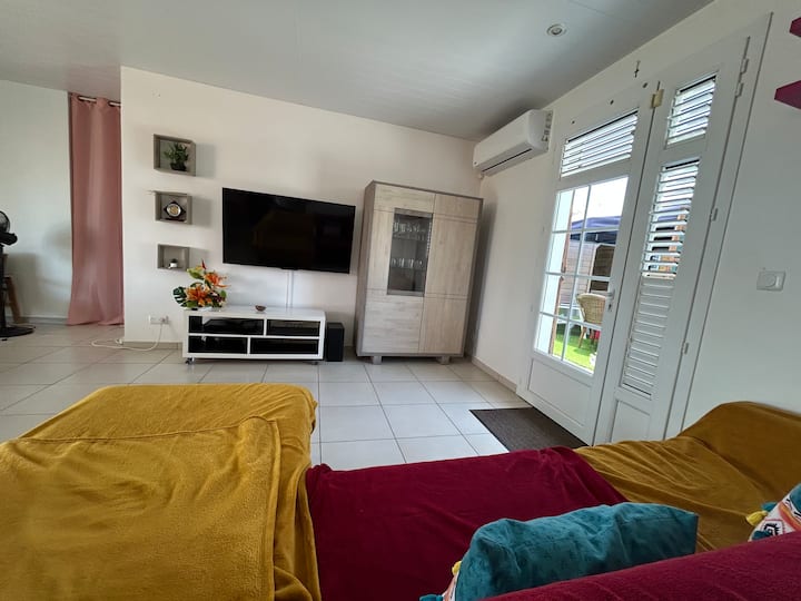Kay Ti Mafo F3 100 M2 Avec Piscine 8*4 Au Sud - Martinique