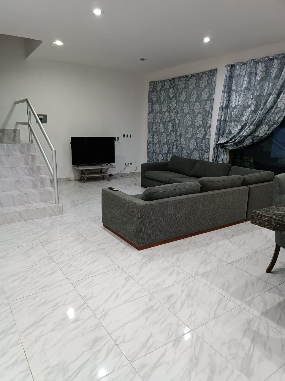 Anuncio de Airbnb popular: Jungle Oasis - 6 Bedrooms, 2 pools, Bar en Alfredo V. Bonfil