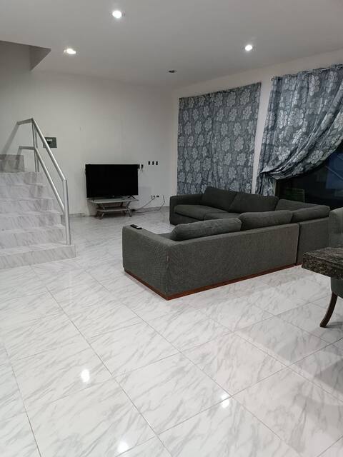 Popular Airbnb listing: Jungle Oasis - 6 Bedrooms, 2 pools, Bar in Alfredo V. Bonfil