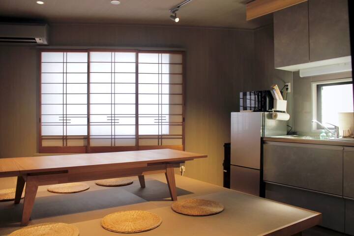 渋谷駅徒歩8分｜デザイナーズ1棟貸し｜日本スタイル｜最大8名｜Wi-Fi｜専用浴室｜専用キッチン gallery image 3