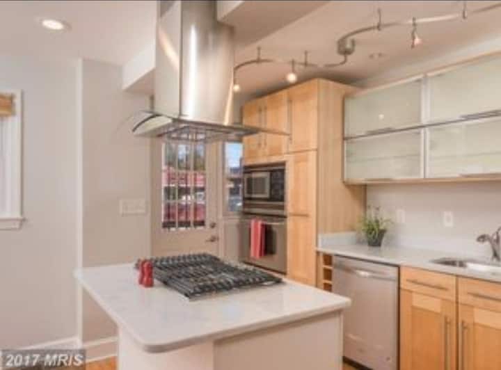 Furnished 3br Near Metro Extended Stay Ready - Washington, D.C., DC