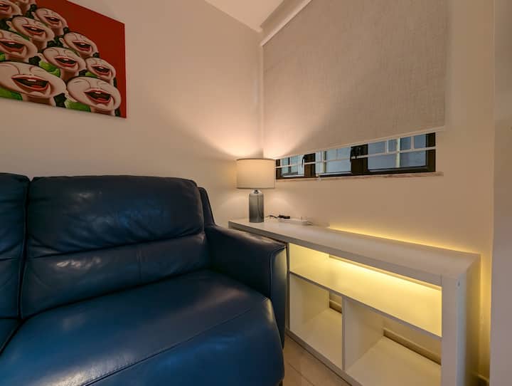 2 Bedroom, Bright And Silent: Rare Great Location - Sai Kung