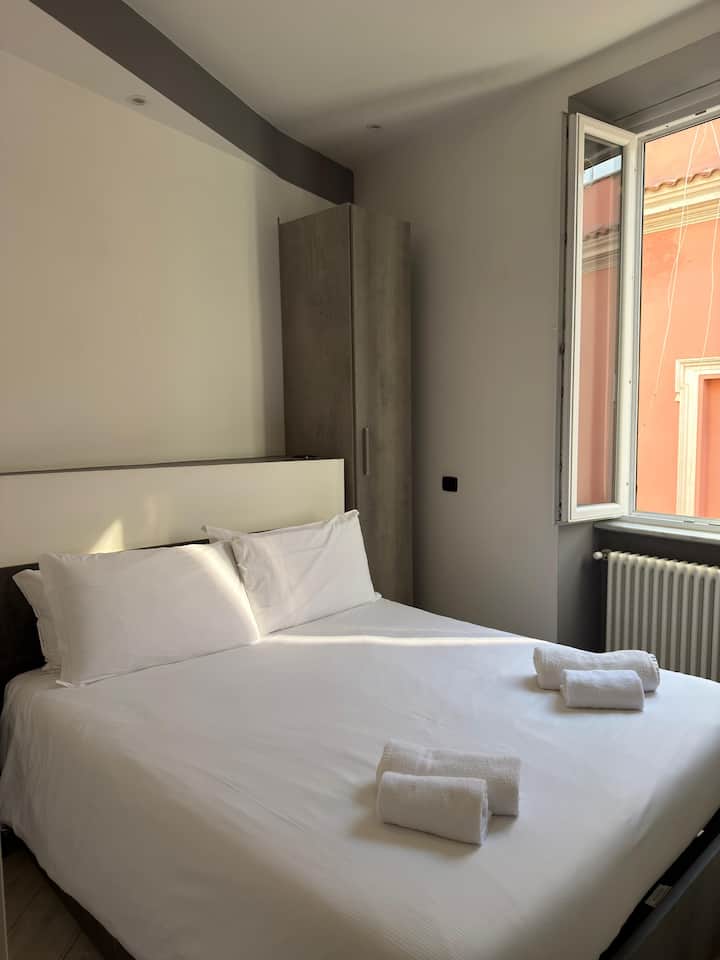 Double bed with orthopedic mattress and slatted base, complete with towels and sheets, you will find everything available upon your arrival at the house.